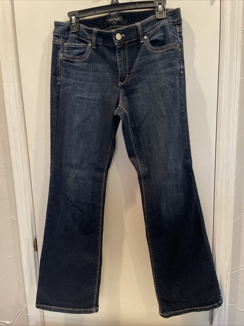 White House Black Market Size 10S Jeans Dark Wash Denim Blanc Bootleg Short